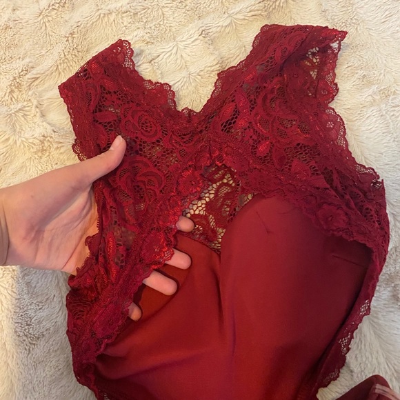 Red short dress - Picture 4 of 4